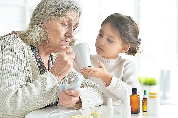 Как вылечить простуду у пожилого человека